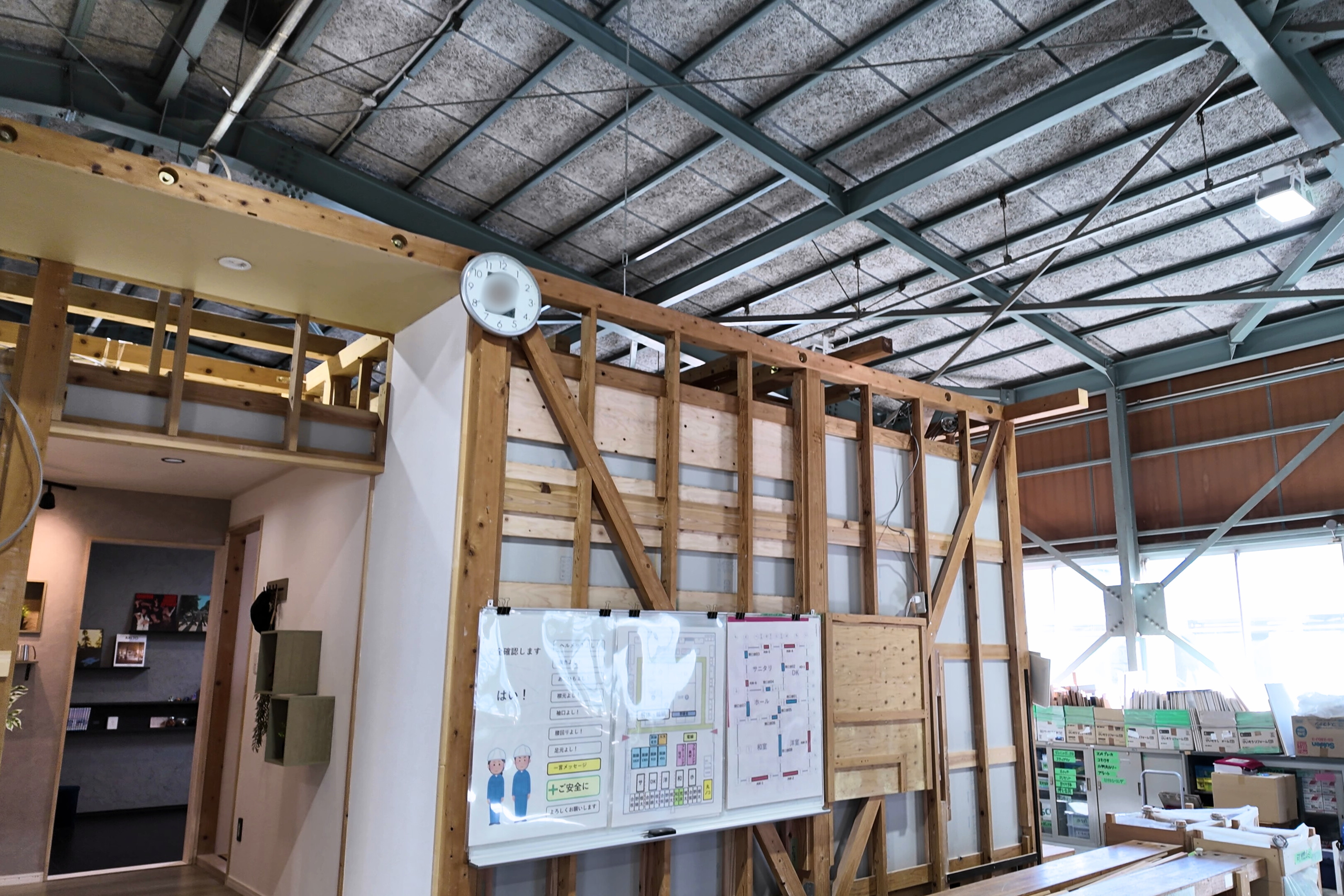 実スケールの模擬家屋の外観