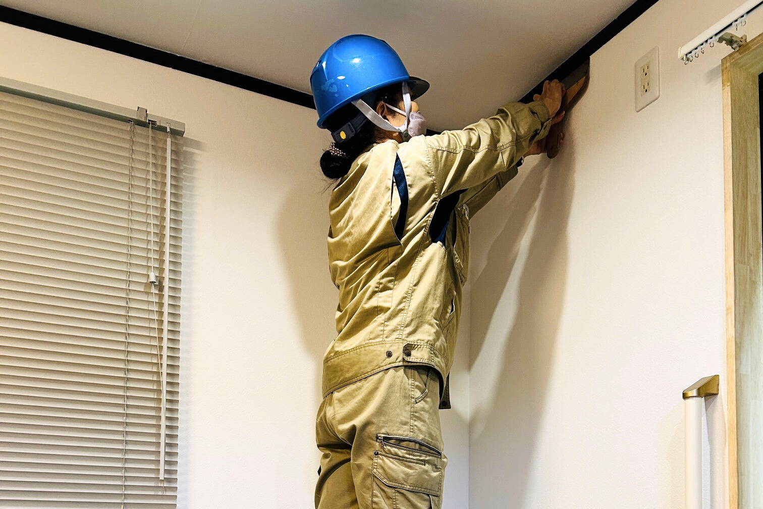 廻り縁付近の貼り方のデモ