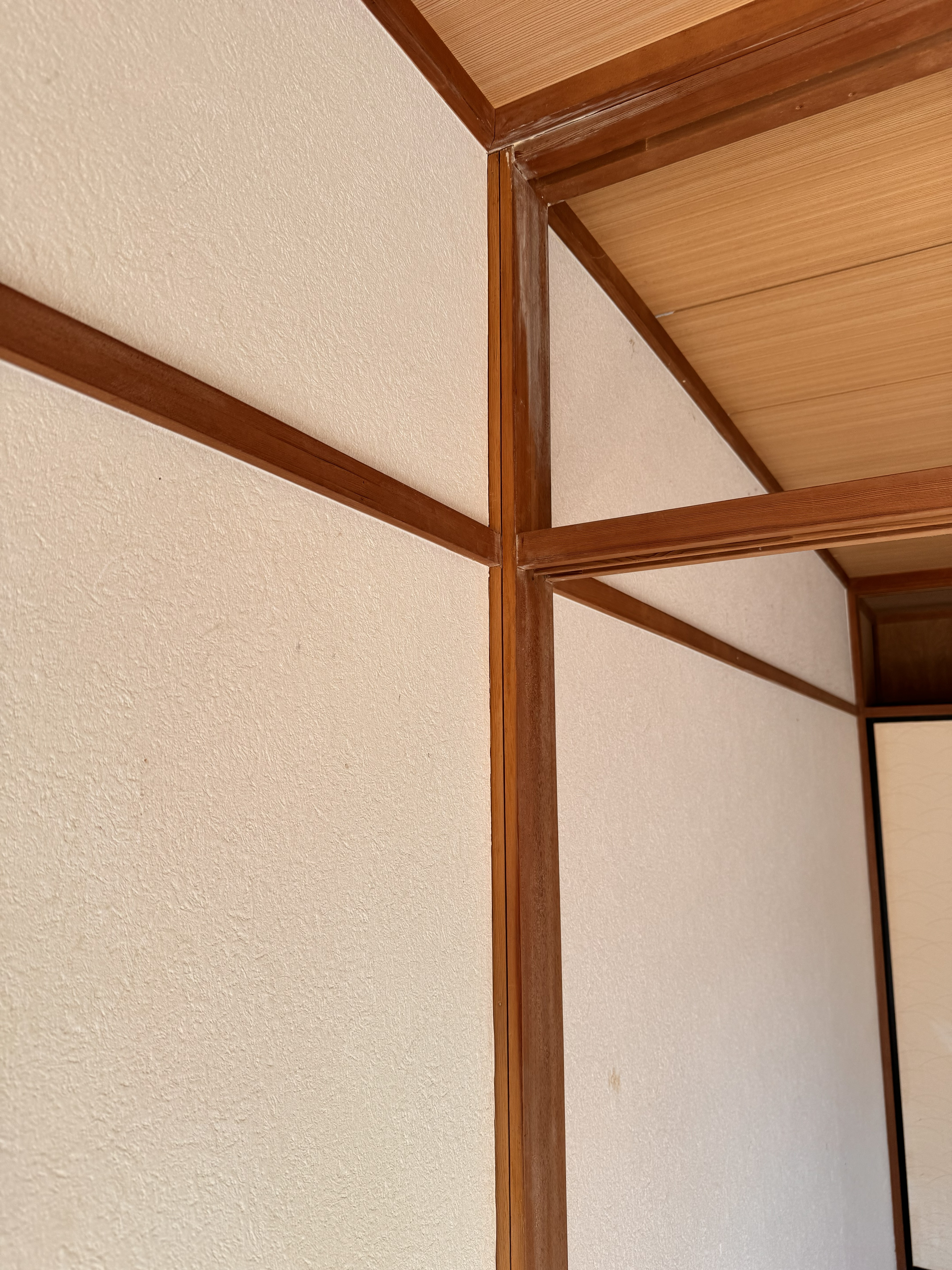 集成柱の化粧を剥がした状態